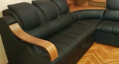 Перетяжка кожаного дивана. Бабаево